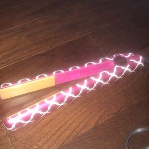 CHI hair straightener
